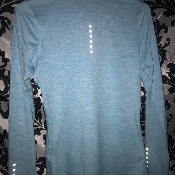 NIKE *LIKE NEW* Half-Zip, Dri-Fit Reflective Pullover - Picture 5 of 5